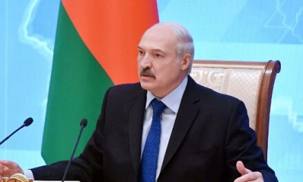 Лукашенко ориентирует глав районов действовать решительно, но без ломки и революций