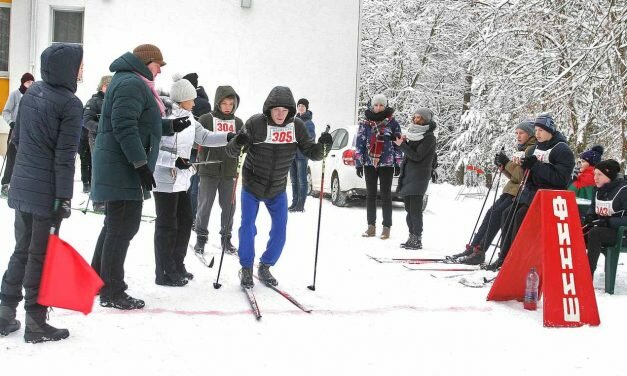 НА СТАРТ ВЫШЛИ МОЛОДЫЕ