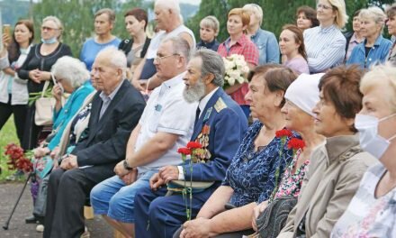 Памятник подпольщикам установлен в деревне Миколаевичи