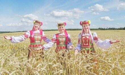 Праздник первого снопа: на Смолевиччине прошли «Зажинки»