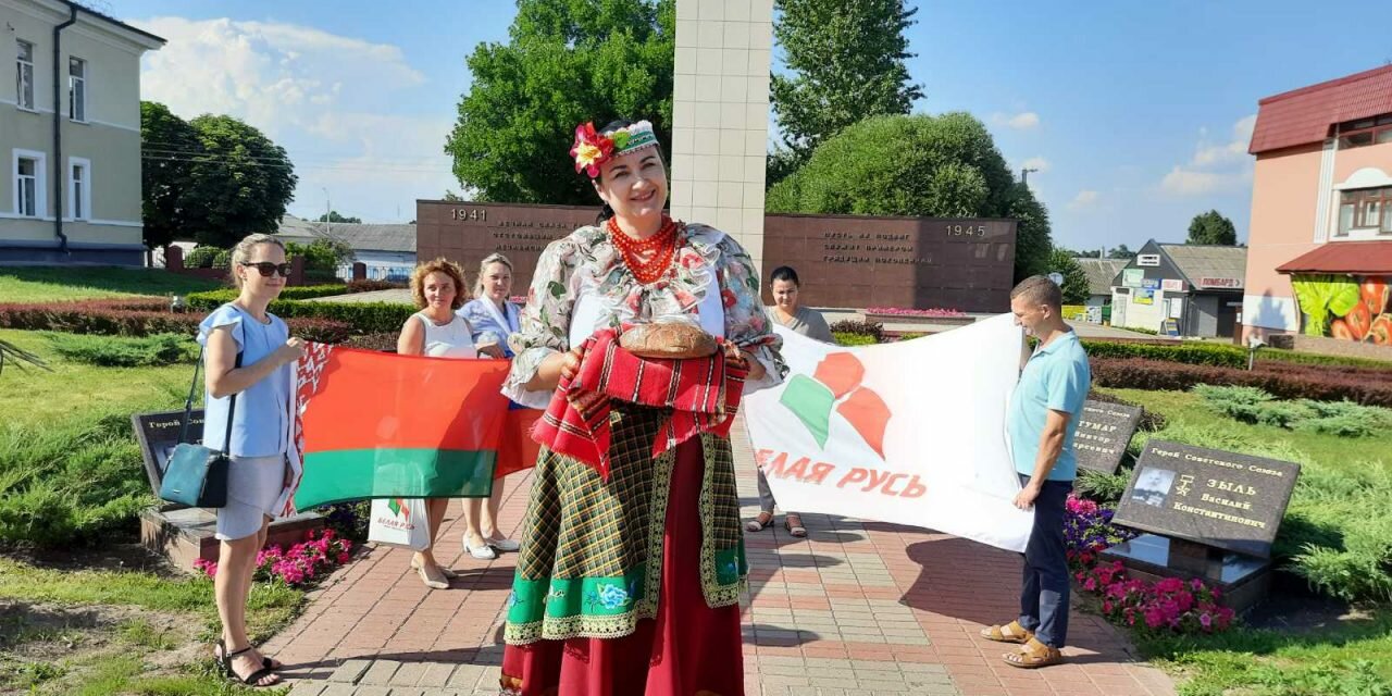 Акция «Маршрутами памяти. Маршрутами единства» прошла в Смолевичах