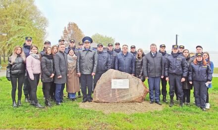 Памятный знак в честь годовщины образования Следственного комитета открыт в Смолевичах