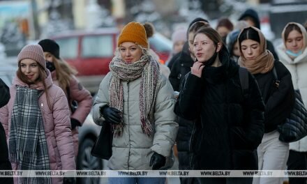 Сенатор: наша молодежь отождествляет себя и свое будущее с Беларусью