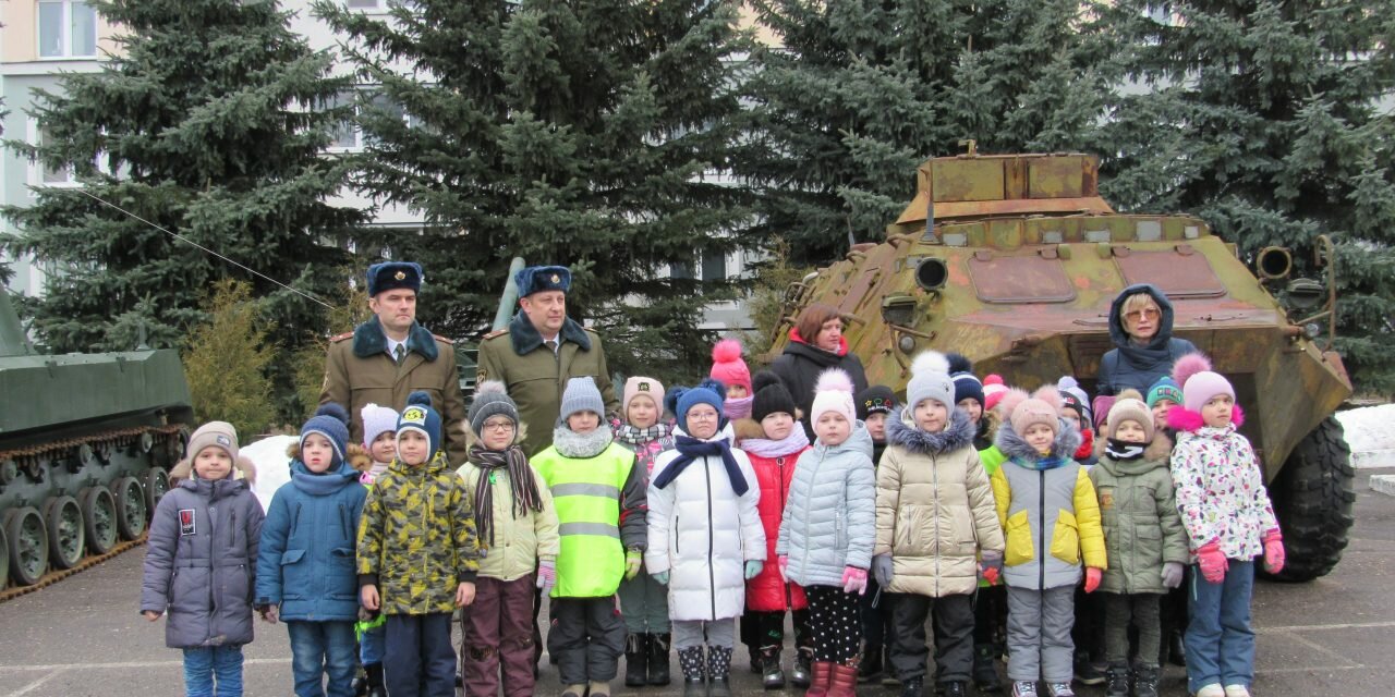 В гости к военным