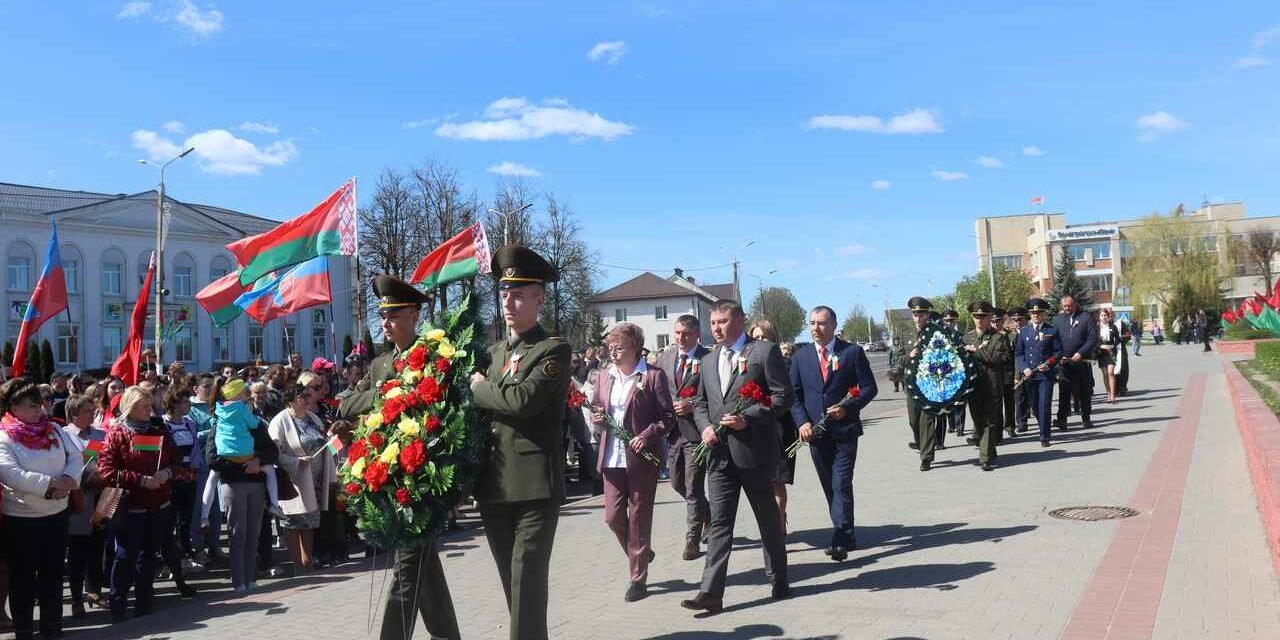 Торжественный митинг ко Дню Победы в Смолевичах