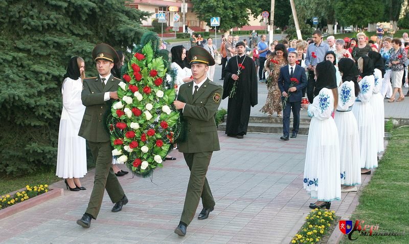 В СМОЛЕВИЧАХ ПРОШЕЛ МИТИНГ-РЕКВИЕМ «СВЕЧА ПАМЯТИ»