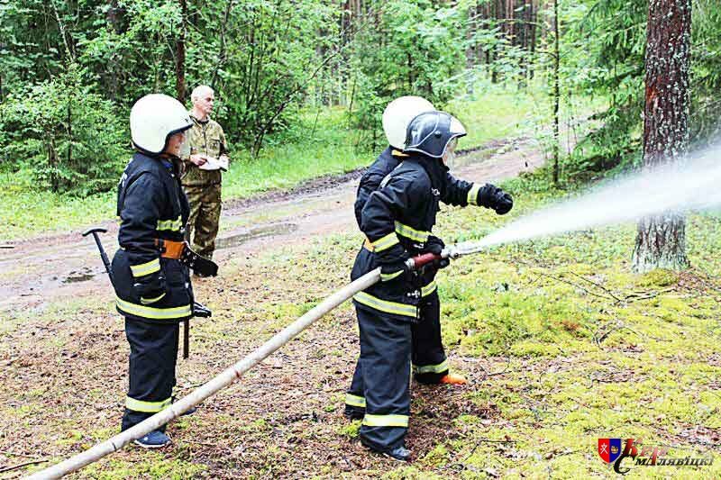 В ВОЕННО-ПОЛЕВОМ ЛАГЕРЕ